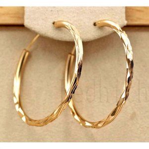*NEW 18K Gold Hoop Round Earrings